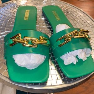 Green and gold sandal flat 9.5